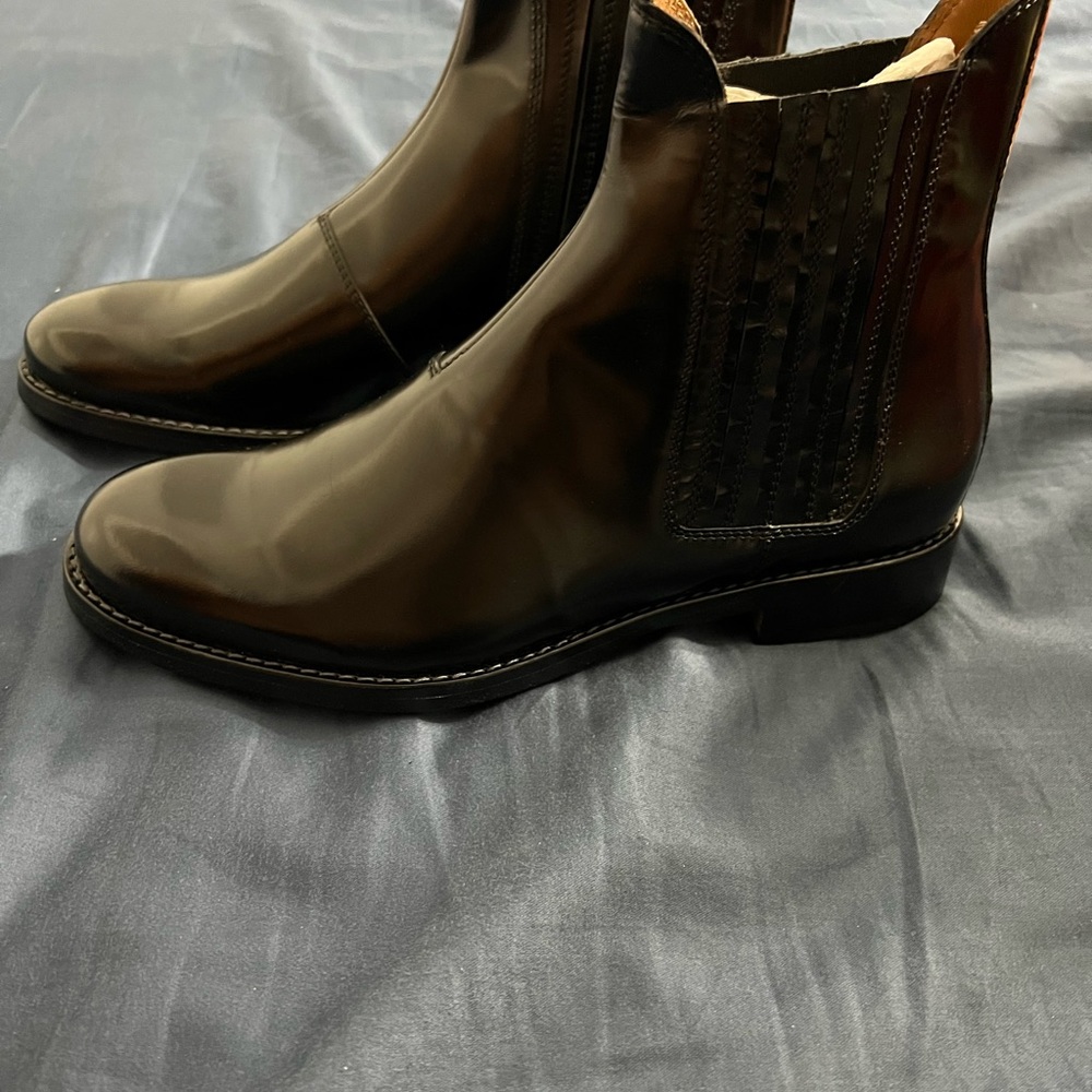 Chelsea girl boots size 8w brand new black no box